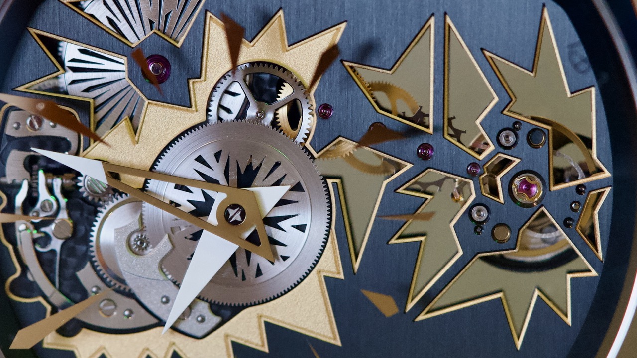 A Chaotically Superb Piece Unique from Fiona Kruger